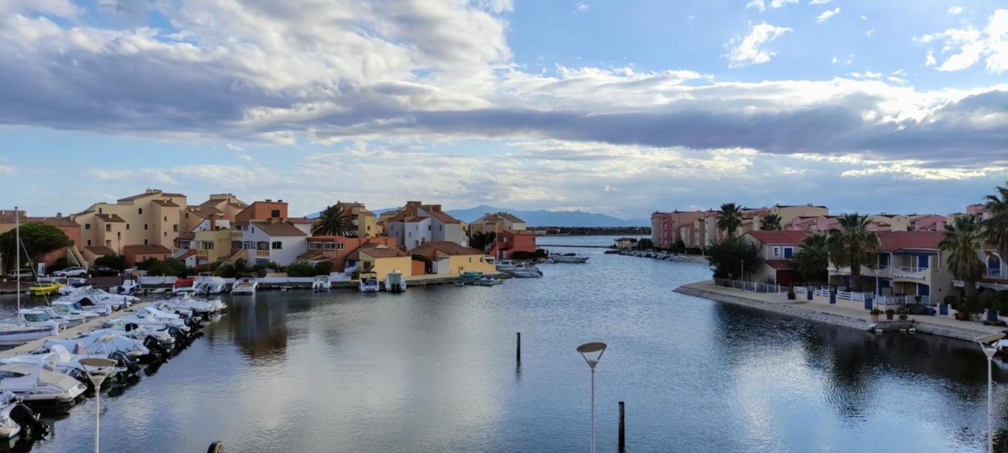Studio Avec Vue Sublime Sur L'Etang Et Les Montagnes Catalanes Le Barcares Bagian luar foto